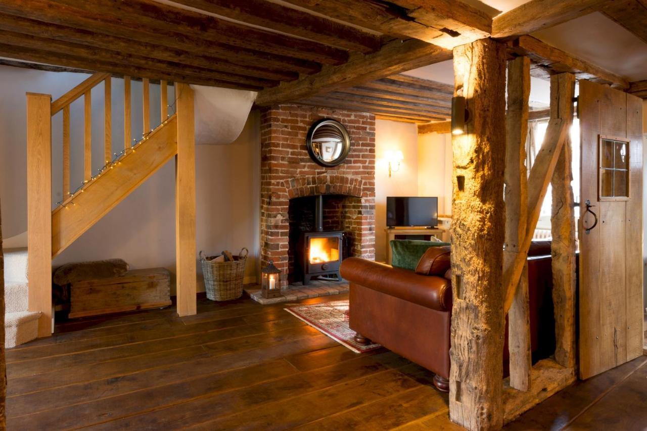 Miller Cottage A Luxury 1550'S Cottage In The Historic Centre Of Saffron Walden Exterior foto