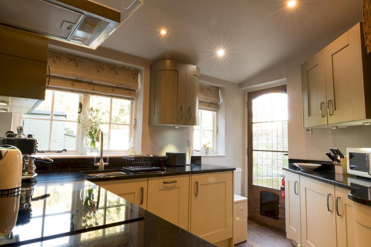 Miller Cottage A Luxury 1550'S Cottage In The Historic Centre Of Saffron Walden Exterior foto
