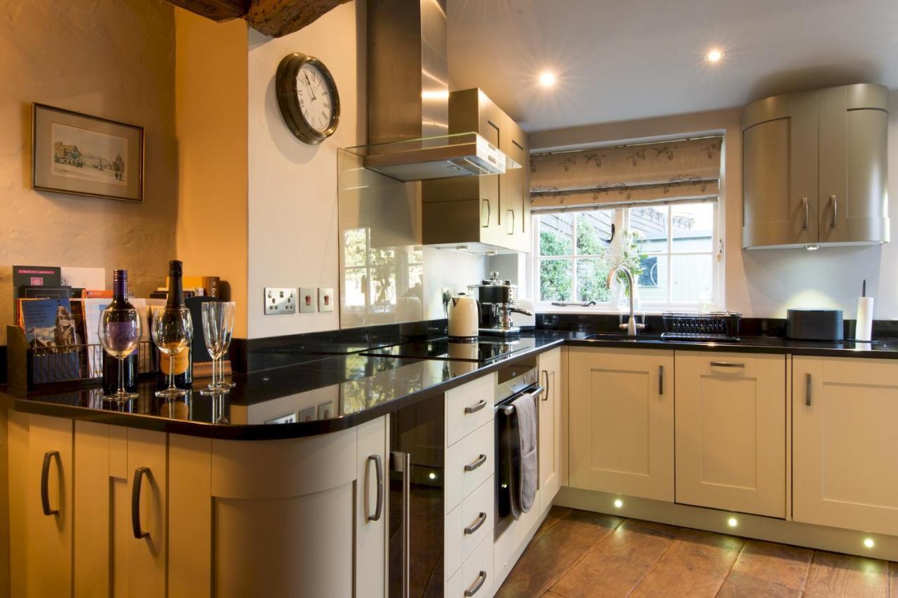 Miller Cottage A Luxury 1550'S Cottage In The Historic Centre Of Saffron Walden Exterior foto
