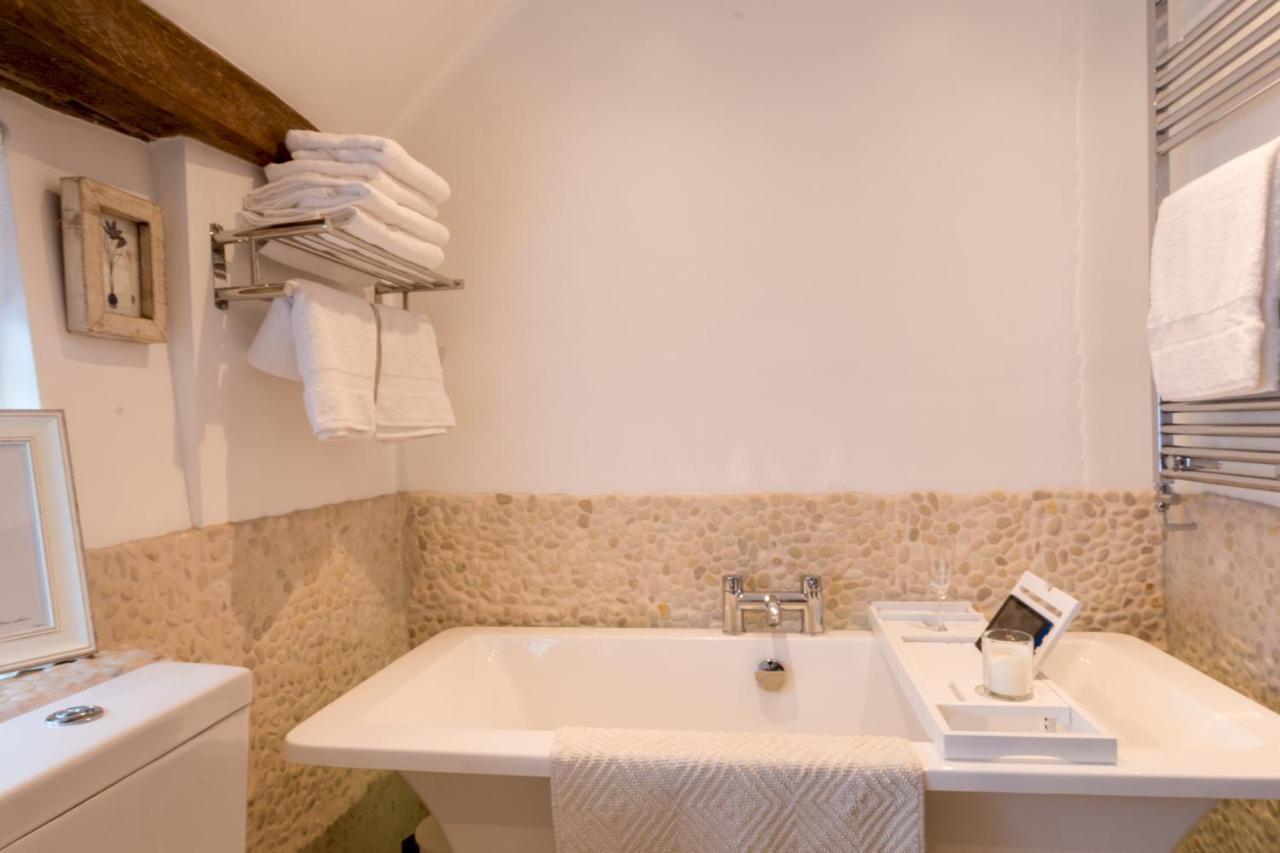 Miller Cottage A Luxury 1550'S Cottage In The Historic Centre Of Saffron Walden Exterior foto