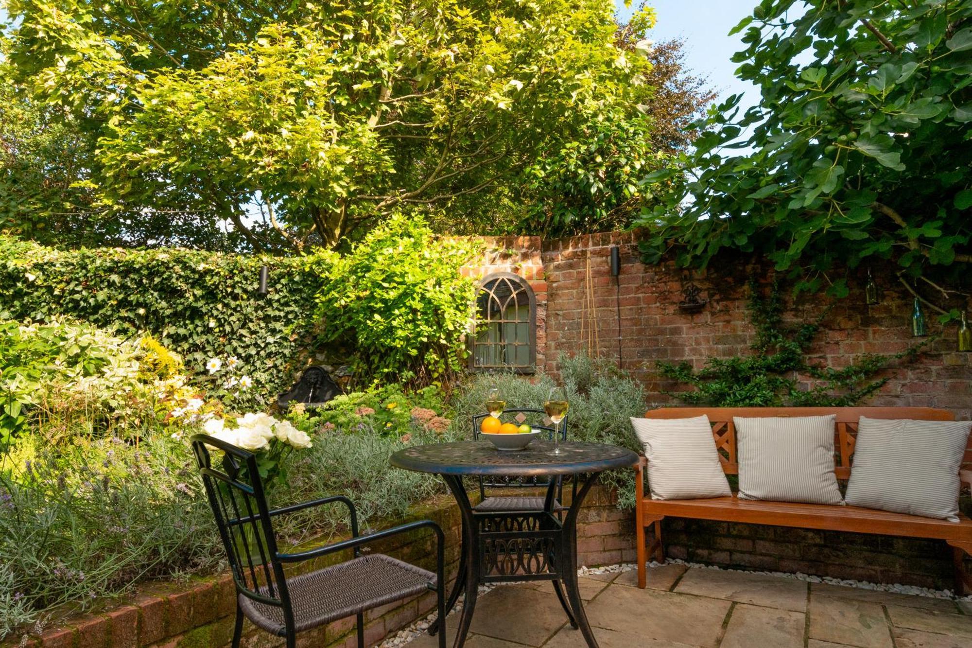 Miller Cottage A Luxury 1550'S Cottage In The Historic Centre Of Saffron Walden Exterior foto
